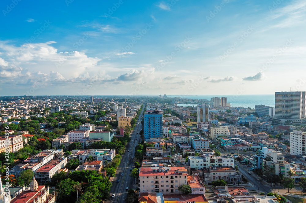 Obraz premium Havana, Cuba cityscape showing historical architecture and Caribbean Sea