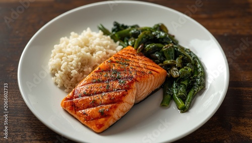 Grilled salmon fillet with ...