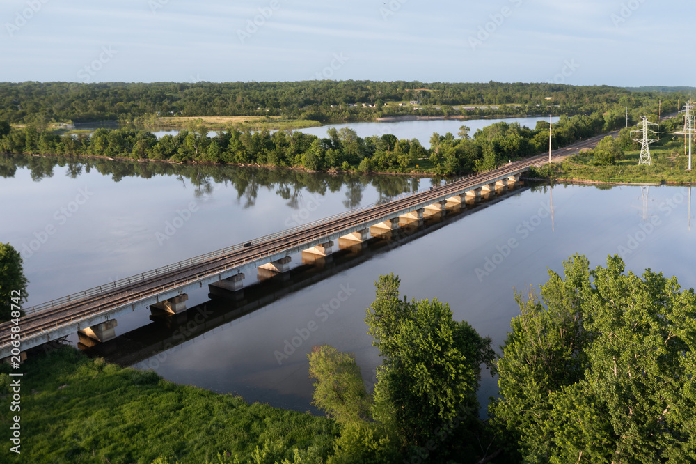 Fototapeta premium Cedar Rapids Iown, USA Railway Bridge Over Cedar River