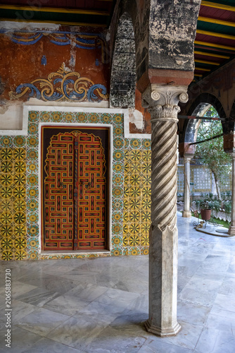 Bild auf Leinwand Ornate Ottoman Tile Work and Archways Inside the Palace of Ahmed Bey Constantine