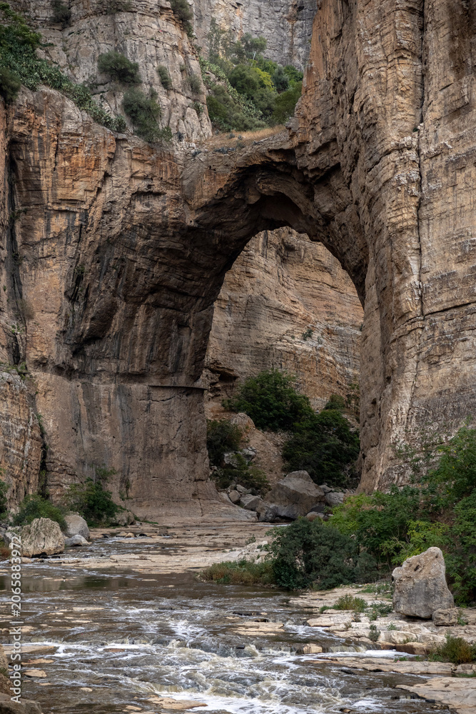 Naklejka premium Sweeping Vista of Rhumel River Gorge and Constantine's Historic Bridges from Overlook