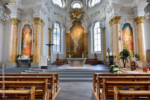 Foto Prunkvoller Innenraum der Stadtkirche St