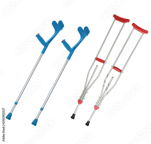 Fotografía Underarm and elbow crutches isolated on white