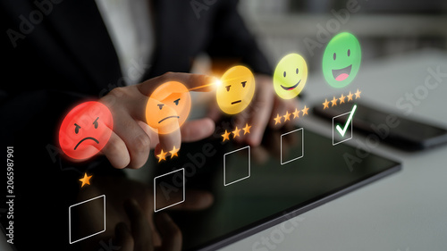 Εκτύπωση καμβά Customer feedback analysis boosts satisfaction, service quality, and business reputation through online review insights and data evaluation