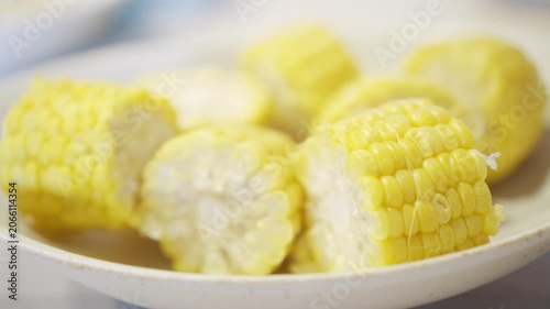 とうもろこし　食卓