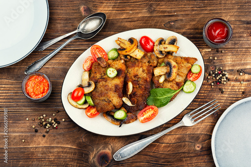 Crispy breaded pork chops, food recipes.