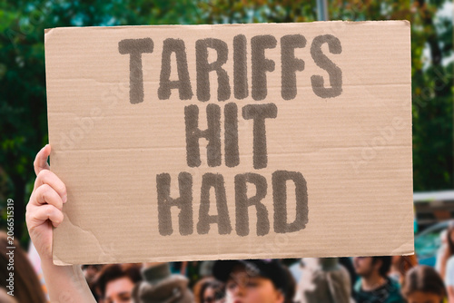 Schilderij op canvas "Tariffs hit hard" Import taxes cause severe economic impact