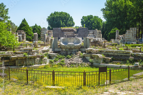 Fotografie Ruins in Yuanming yuan at Beijing, China