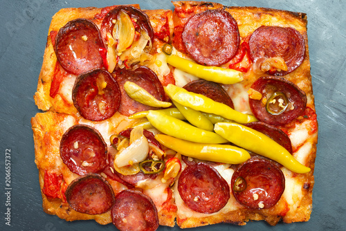 italian american detroit style square pizza