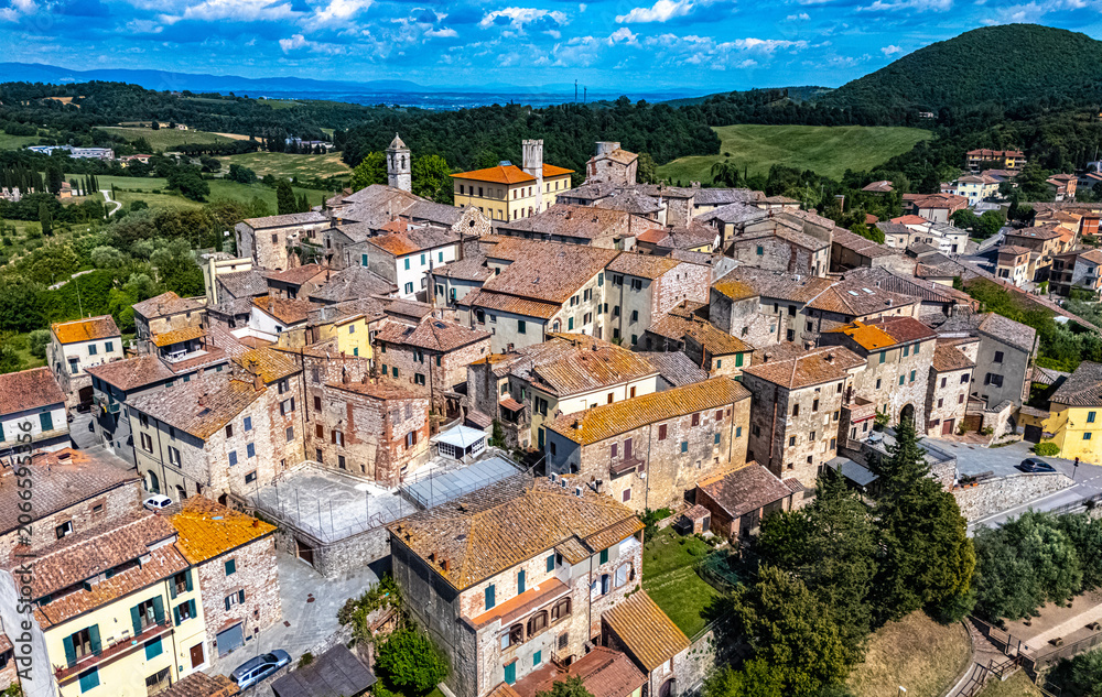 Obraz premium View of Trequanda in the province of Siena,Tuscany, Italy