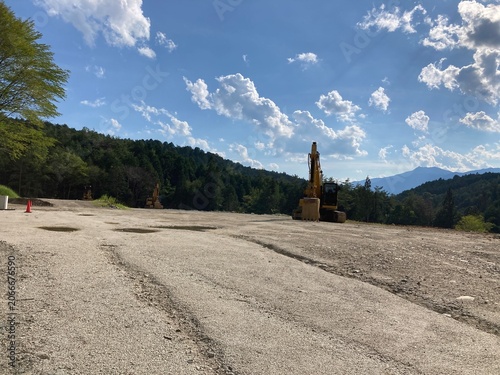 the road to the mountain