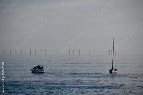 Cuadro en lienzo Offshore Wind Farm Across The English Channel