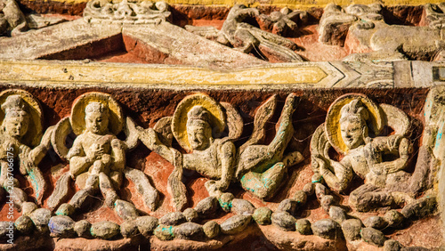 Tableau sur toile Yungang, China - May 9 2026: Intricately carved colorful ornaments in the Yungan