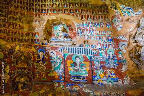 Photos Yungang, China - May 9 2026: Intricately carved colorful ornaments in the Yungan