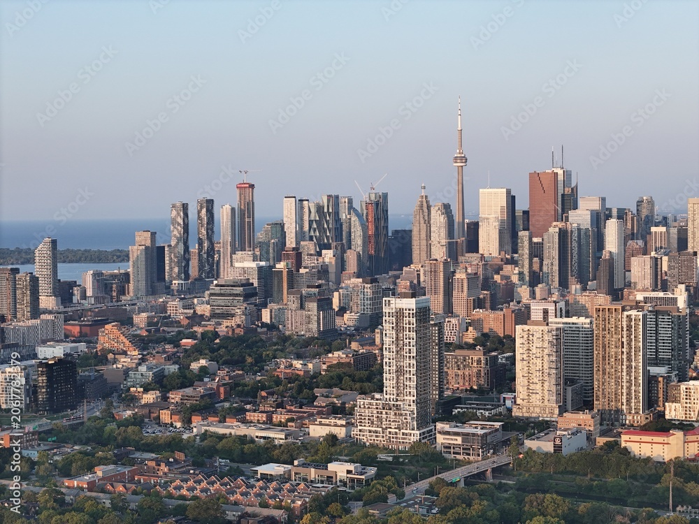Obraz premium Aerial cityscape of Toronto downtown and waterfront at sunrise dusk and dawn. g.