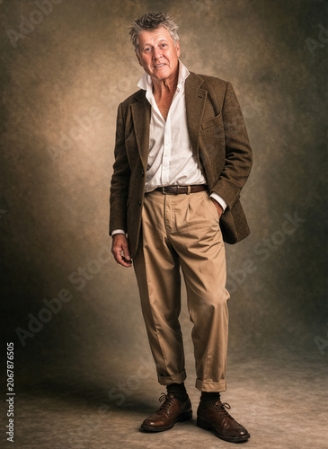 Lässiger, lockerer Senior