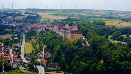 Foto Panoramic aerial view of the old town beside the city Kirchberg an der Jagst in