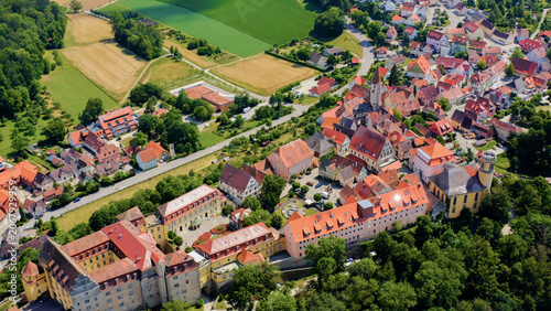 Foto Panoramic aerial view of the old town beside the city Kirchberg an der Jagst in