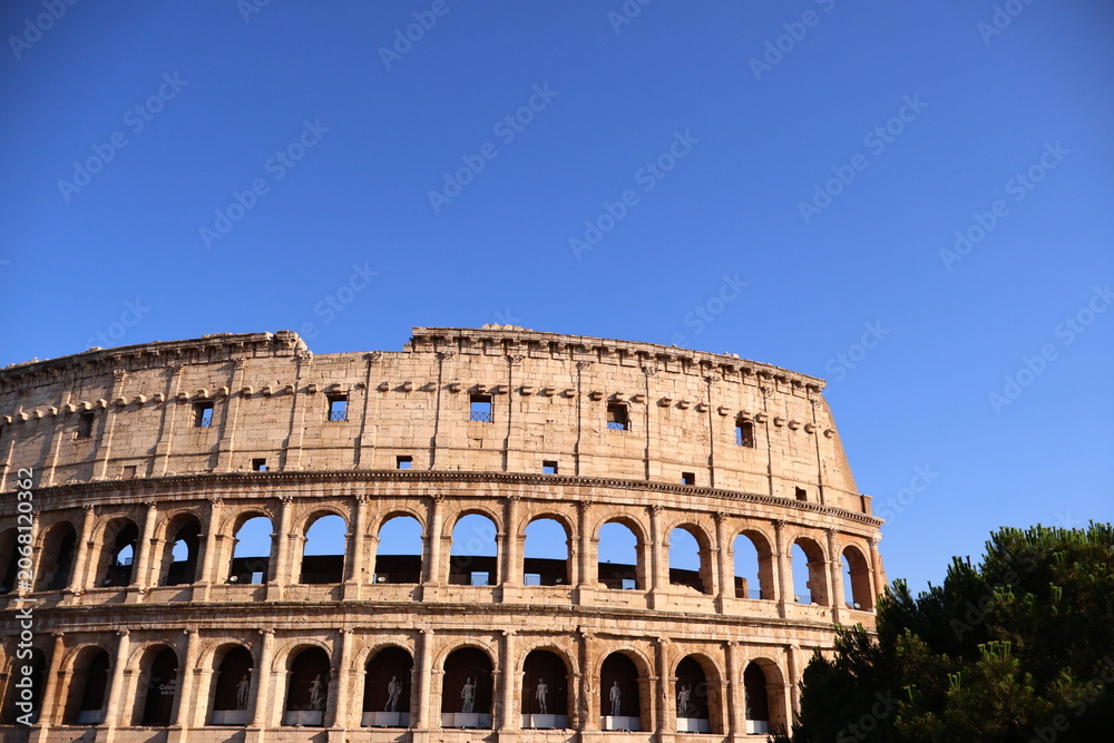 Obraz premium Colosseum with Clear Blue Sky in Rome Italy