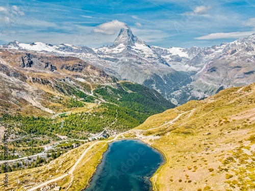 Quadro su tela The 5-lake trail, the magnificent Stellisee and the majestic Matterhorn