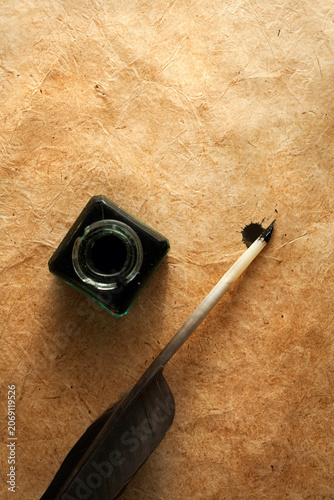Quill pen and ink well