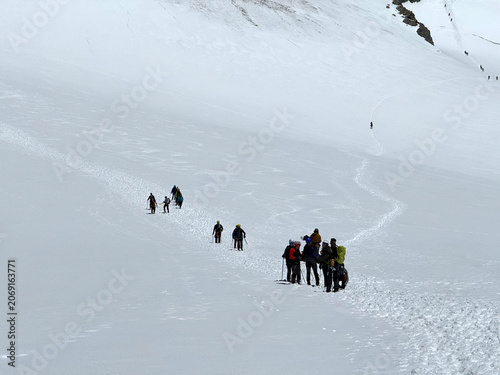 Alpine wonderland Matterhorn Glacier Paradise, Switzerland - Alpenparadies Matterhorn Glacier Paradise, Schweiz - Paradis alpin Matterhorn Glacier Paradise, Suisse - Paradiso alpino Matterhorn Glacier