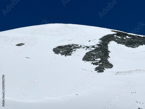 Alpine wonderland Matterhorn Glacier Paradise, Switzerland - Alpenparadies Matterhorn Glacier Paradise, Schweiz - Paradis alpin Matterhorn Glacier Paradise, Suisse - Paradiso alpino Matterhorn Glacier