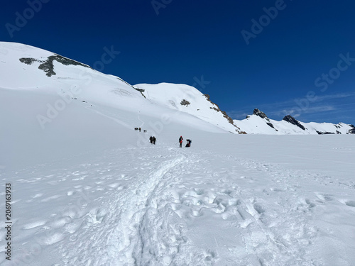 Alpine wonderland Matterhorn Glacier Paradise, Switzerland - Alpenparadies Matterhorn Glacier Paradise, Schweiz - Paradis alpin Matterhorn Glacier Paradise, Suisse - Paradiso alpino Matterhorn Glacier