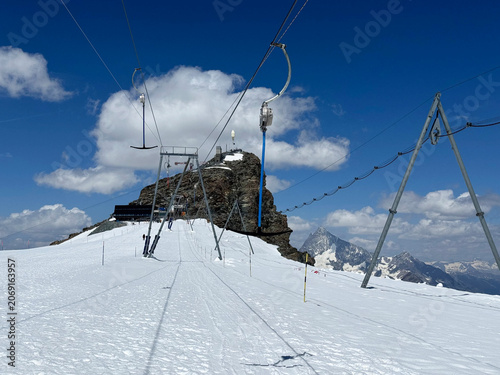 Alpine wonderland Matterhorn Glacier Paradise, Switzerland - Alpenparadies Matterhorn Glacier Paradise, Schweiz - Paradis alpin Matterhorn Glacier Paradise, Suisse - Paradiso alpino Matterhorn Glacier