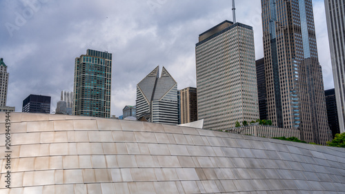 Bild auf Leinwand Buildings in Millennium Park, a major Chicago city attraction