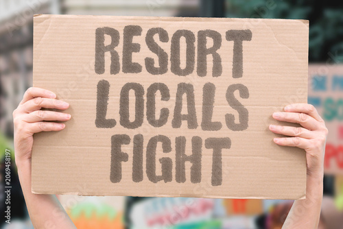 Foto "Resort locals fight" Residents oppose tourist development