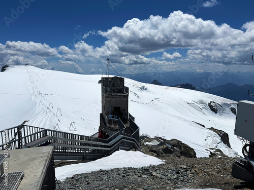 Alpine wonderland Matterhorn Glacier Paradise, Switzerland - Alpenparadies Matterhorn Glacier Paradise, Schweiz - Paradis alpin Matterhorn Glacier Paradise, Suisse - Paradiso alpino Matterhorn Glacier