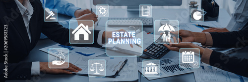 Foto Professional Team Discussing Estate Planning Strategies with Financial Documents and Digital Icons for Secure Future Management