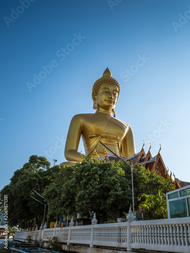 Wat Pak Nam Phasi Charoen, Phra Buddha Dhammakaya Thep Mongkol, a Buddha image in the posture of meditation was built at 69 meters high, it is the tallest Buddha statue in Bangkok