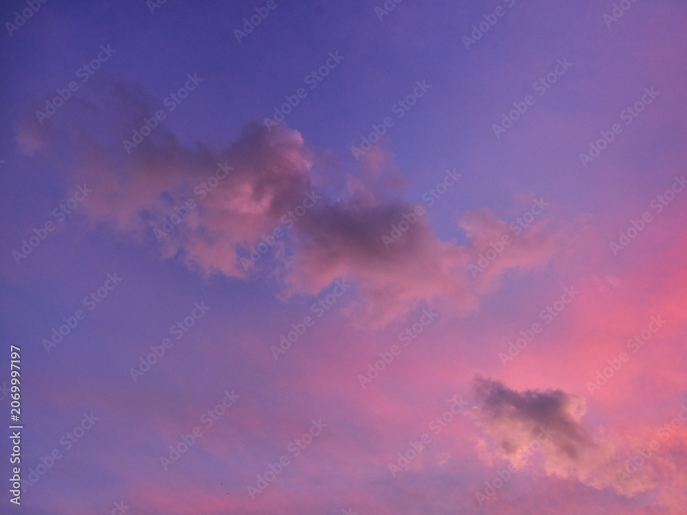 Obraz premium Beautiful Sunset Sky with Clouds