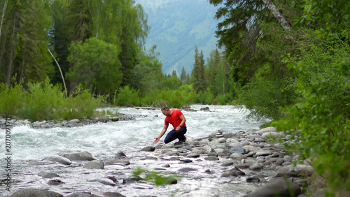 Tableau sur toile A man travels through the Altai Mountains