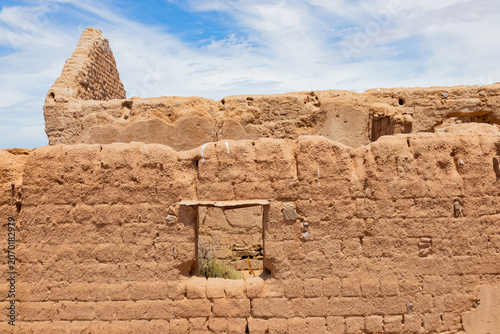Foto Ruins of Kookfontein farmstead, colonial heritage site in the Karoo