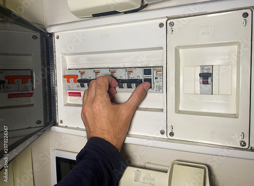 Foto Diferencial ID plomos ICP cuadro luz interruptor control de potencia subir plomo