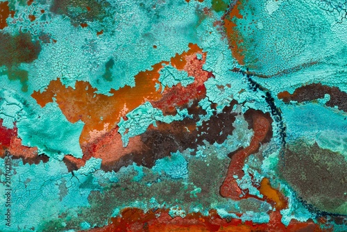 Fotografía Abstract copper patina texture with turquoise verdigris and oxidized metal surface