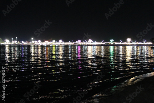 Cuadro en lienzo Night seaview in Sriracha