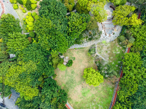 Obraz na płótnie Aerial Top View of Urban Park with Lush Greenery and Pathways