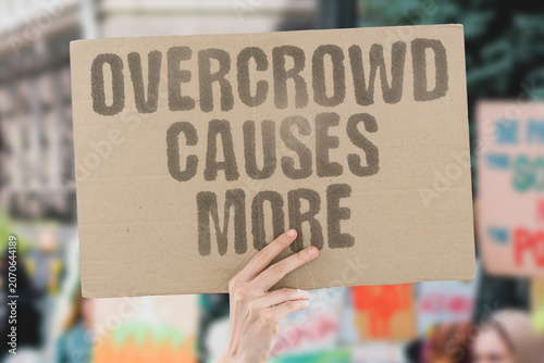 Fotografie "Overcrowd causes more" Packed conditions lead to additional problems
