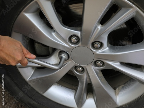Konstfotografi replacement repair of tire wheels