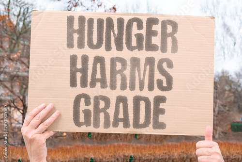 Fényképezés "Hunger harms grade" Food deprivation lowers academic achievement
