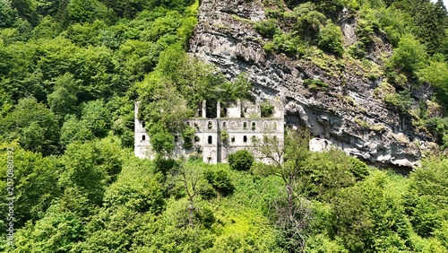 Schilderij op canvas Scenic aerial view of the historic Byzantine Vazelon Monastery ruins on a steep