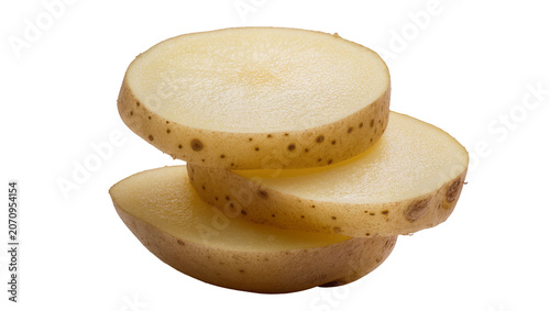 Foto Isolated three raw fresh potato slices stacked on top of each other ready for co
