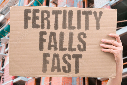 Photos "Fertility falls fast" Rate of decline is accelerating