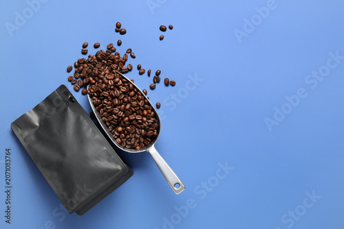 Coffee bag with scoop and b...