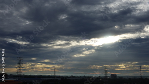 Εκτύπωση καμβά Beautiful light piercing through the clouds