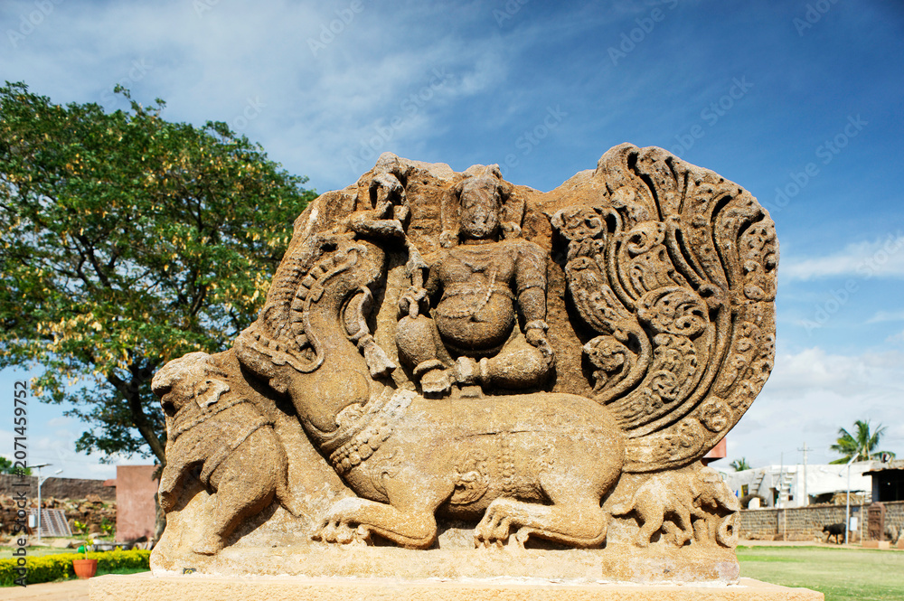 Fototapeta premium stone lion statue